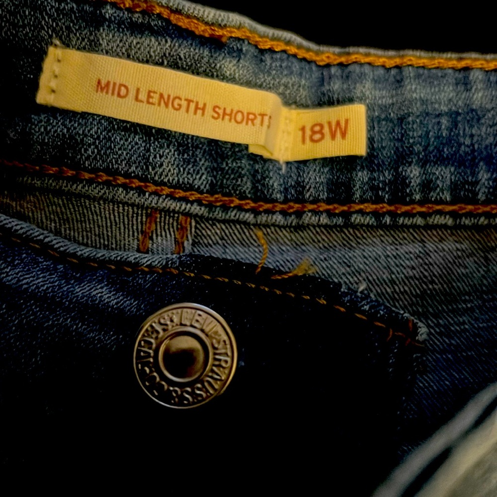 Levi mid length shorts